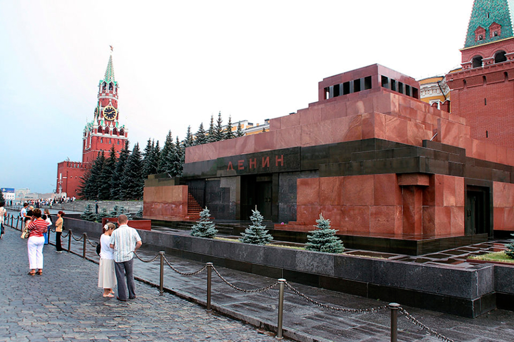 Ленин в мавзолей в москве